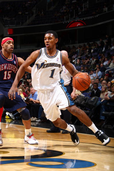 同时设立U 同时设立U