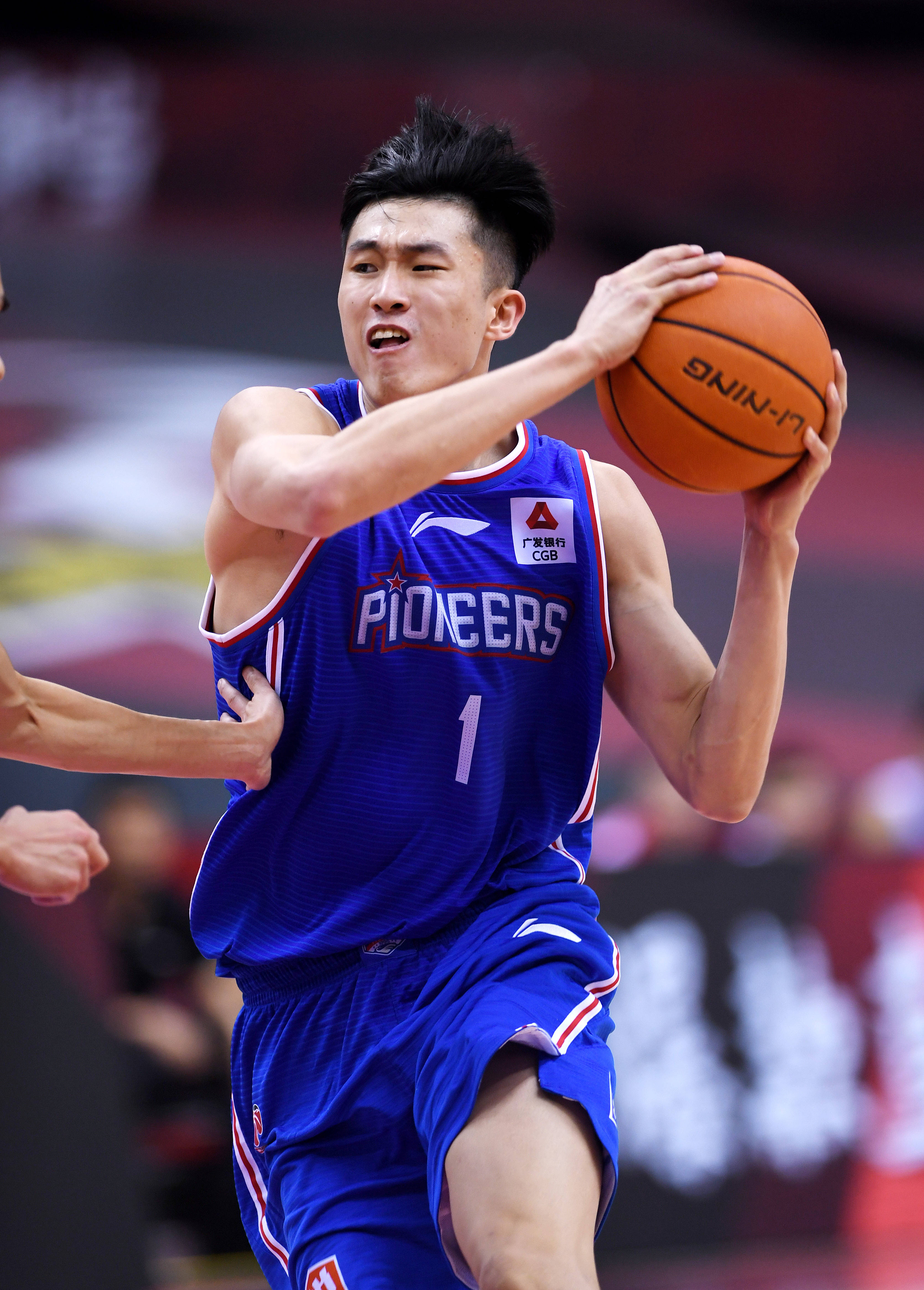 中场线附近 中场线附近